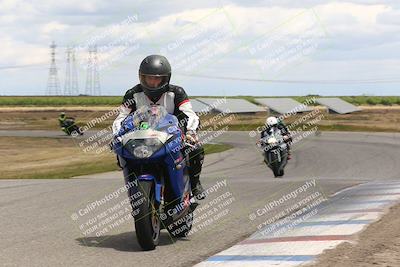 media/Apr-26-2024-TrackDaz (Fri) [[c4b677d280]]/C Group/140pm (Wheelie Bump)/